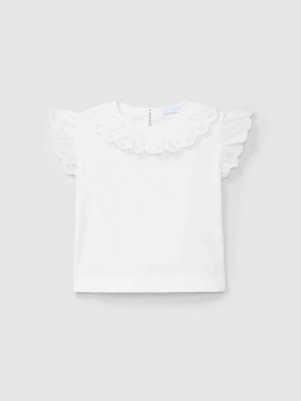 T-shirt gola de folho bordado inglês