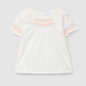 Blusa seersucker com detalhe de smocks