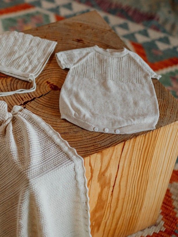 Fofo de manga curta tricotado em algodão orgânico - Image 3