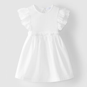 Vestido com abertura nas costas