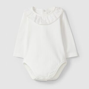 Body com gola de folho bordado