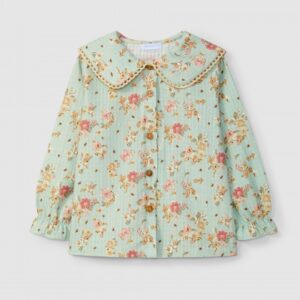 Blusa floral com detalhe de renda na gola