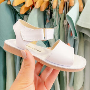 Sandálias pele branca Mania do Pé