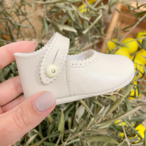 Sapato de botão pele pérola Cuquito