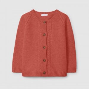 Casaco tricotado com detalhe de trança