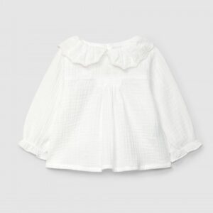 Blusa em musseline com gola de folho bordada