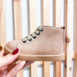 Bota com fecho lateral pele carneira Mania do Pé