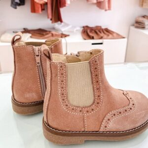 Bota com elástico e fecho lateral pele carneira Mania do Pé