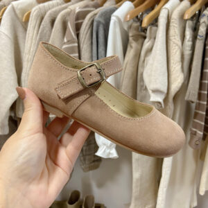 Sapato de fivela simples pele carneira Mania do Pé