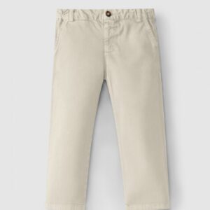 Calças em sarja quatro bolsos