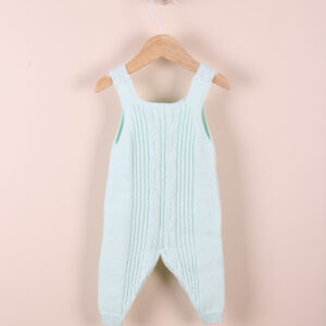 Jardineiras tricotadas em algodão orgânico